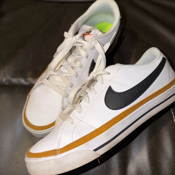 Nike | Court Legacy Sneakers, size 9 - Picture 2 of 3